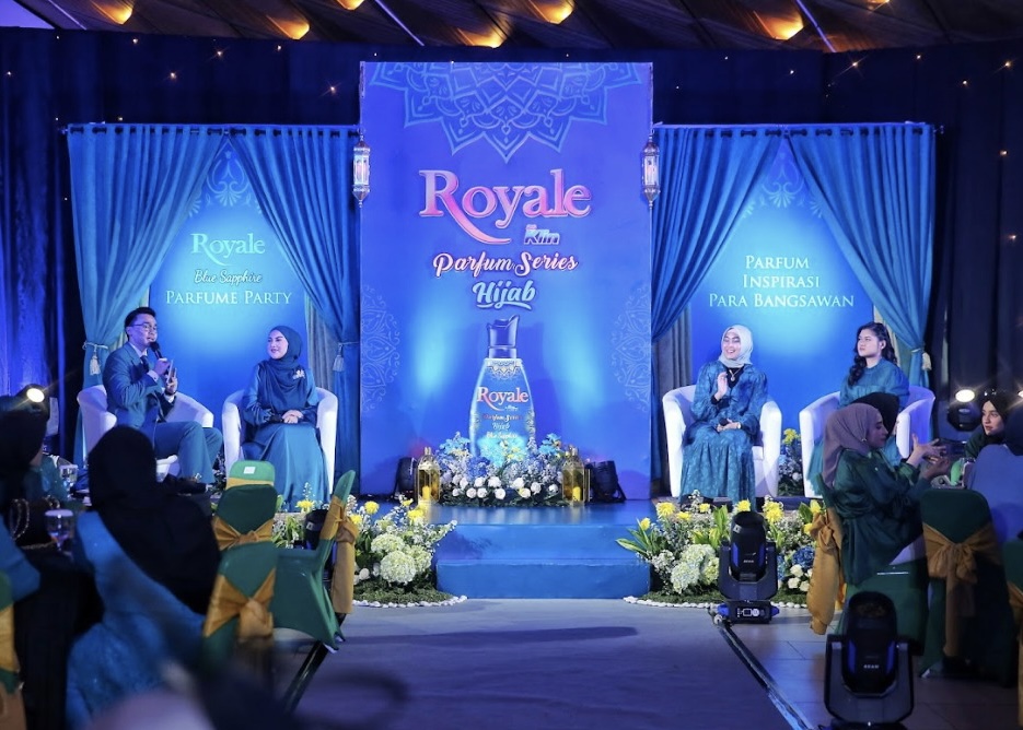 Royale Hijab Blue Sapphire Ajak Ladies Merasakan Inspirasi Wangi Para Bangsawan Dalam Diri Mereka