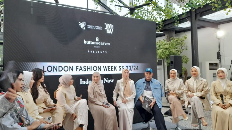 Buttonscarves Beauty Dukung Modest Fashion Indonesia di London Fashion Week Spring Summer 2023/2024