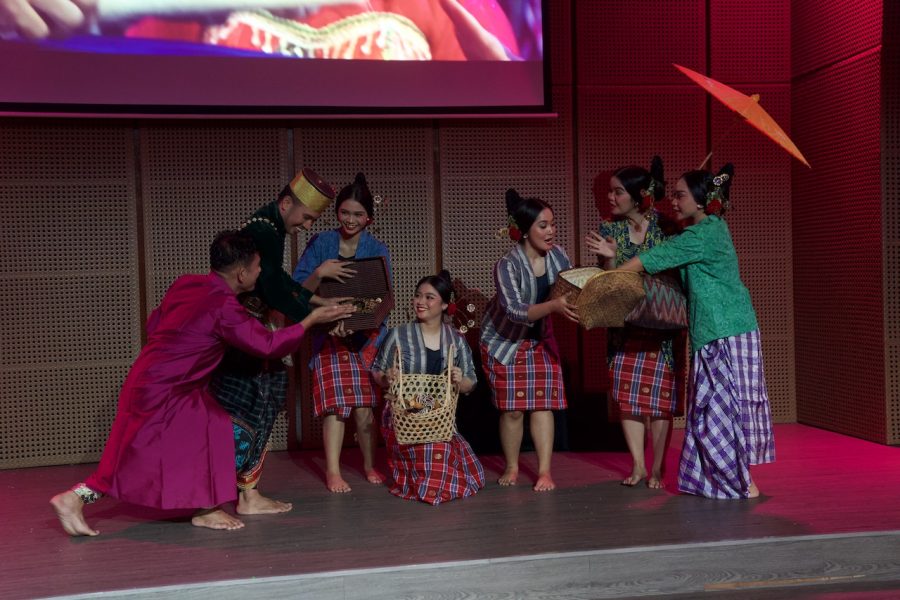 Drama Tari Musikal Menceritakan Raja Cendikiawan Dari Sulawesi Selatan