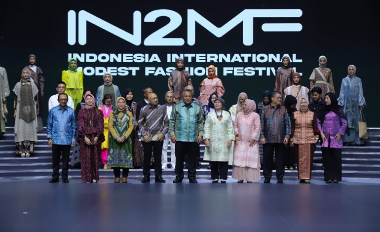 IN2MF 2023, Sustainable Modest Fashion Indonesia Melalui Wastra Indonesia