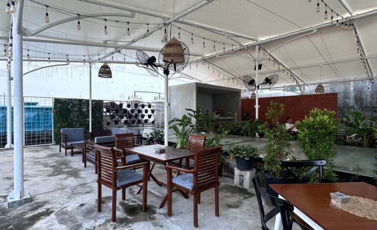 Spot Hidden Gem Cafe Ala Timur Tengah di Bar-okah Shisha & Cafe Sarinah