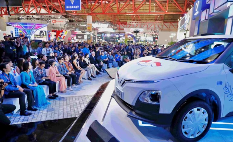 VinFast Resmi Meluncurkan Model Mobil Listrik Kemudi Kanan Pertamanya Di Indonesia