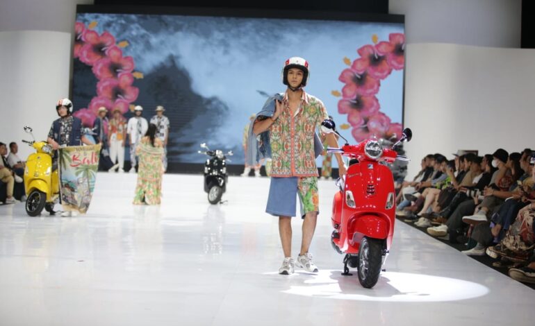 Berkolaborasi Dengan Vespa Koleksi Ghea Resort by Amanda Janna Hadir di Pagelaran Busana Indonesia Fashion Week 2024