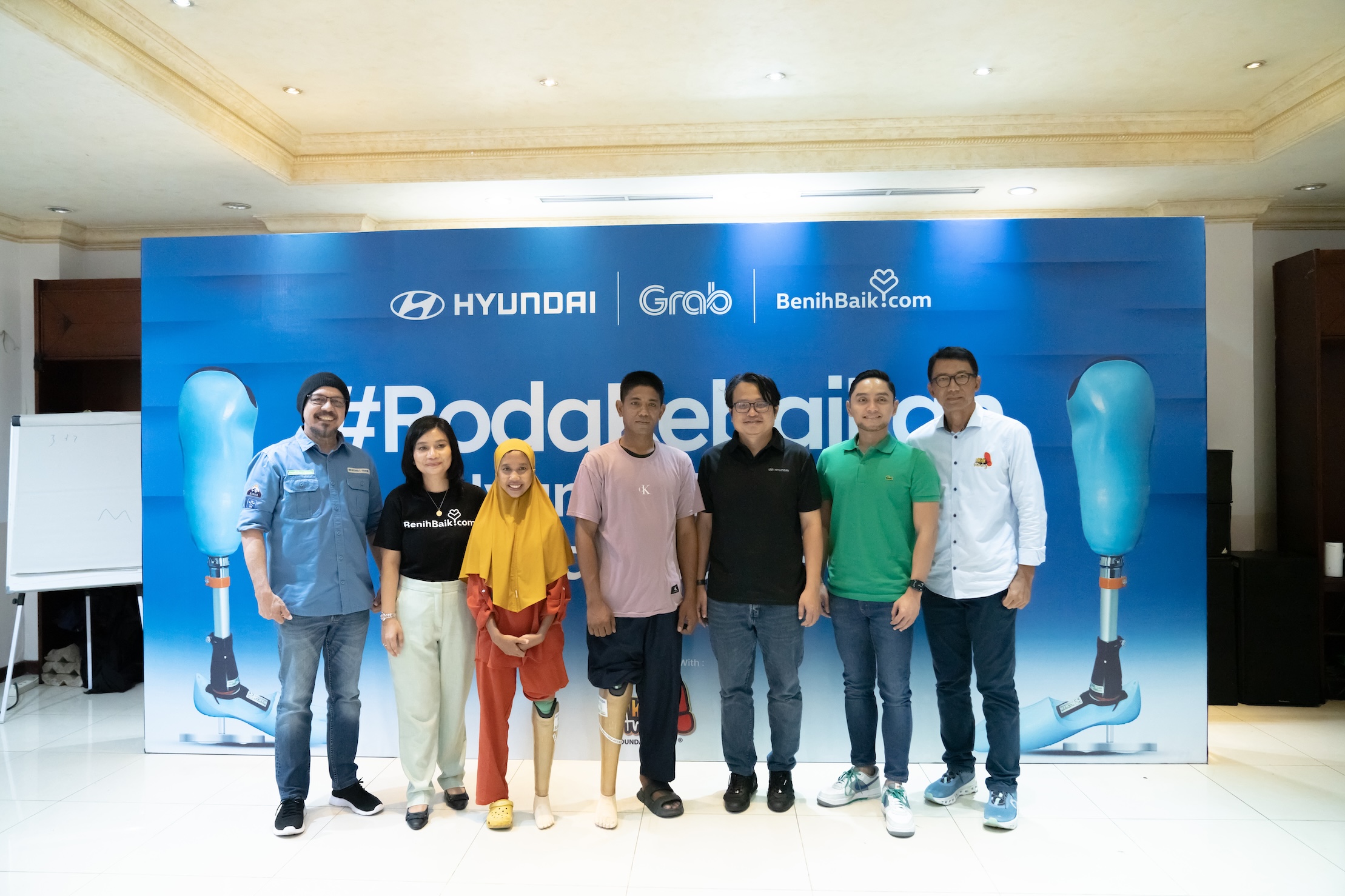 PT Hyundai  Motors Indonesia (HMID) Dan Grab Indonesia Salurkan Alat Bantu Gerak Dari Program #RodaKebaikan