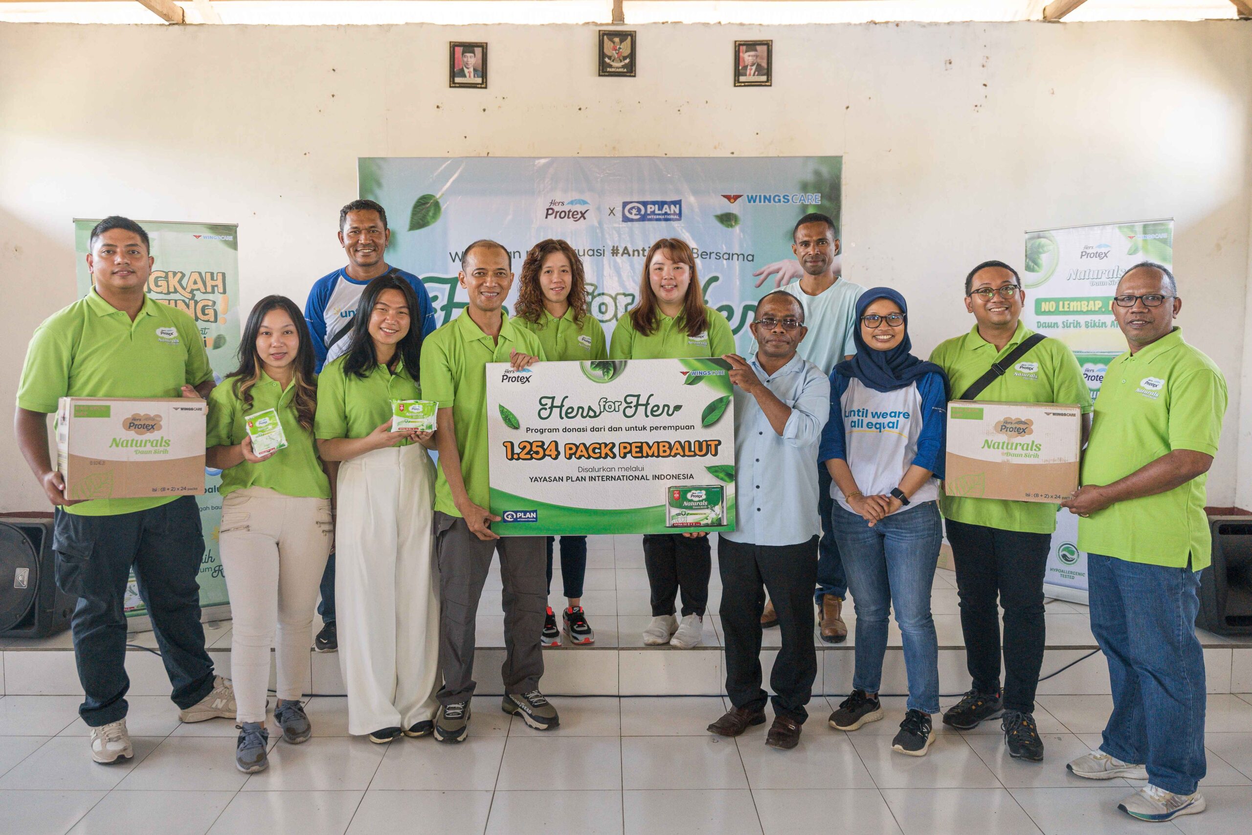 Bersama Plan Indonesia, Hers Protex Edukasi Masyarakat Desa Nagekeo Pentingnya Bersih Ketika Menstruasi