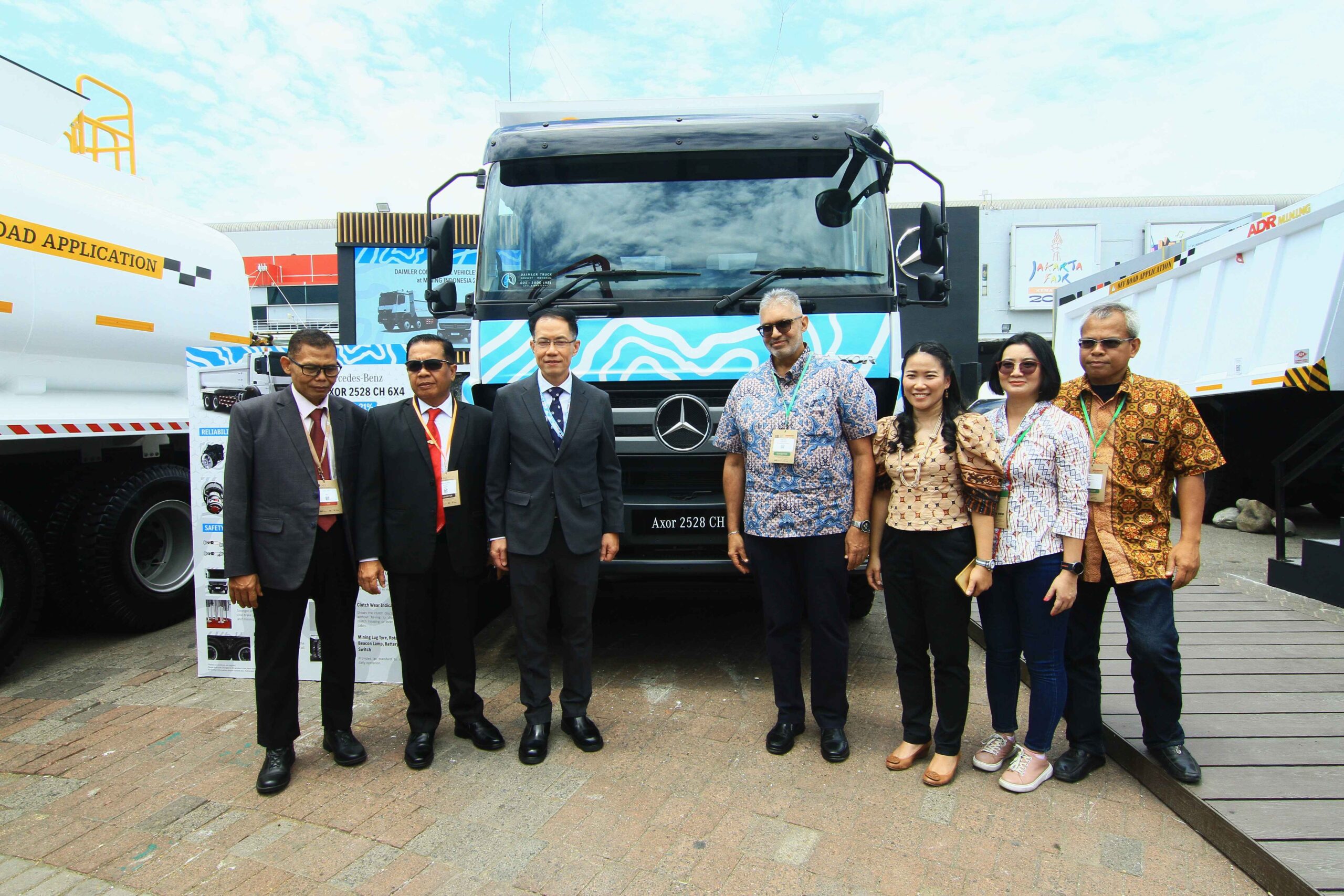 Daimler Truck Indonesia Hadir Melayani Customer Tambang di Mining Indonesia