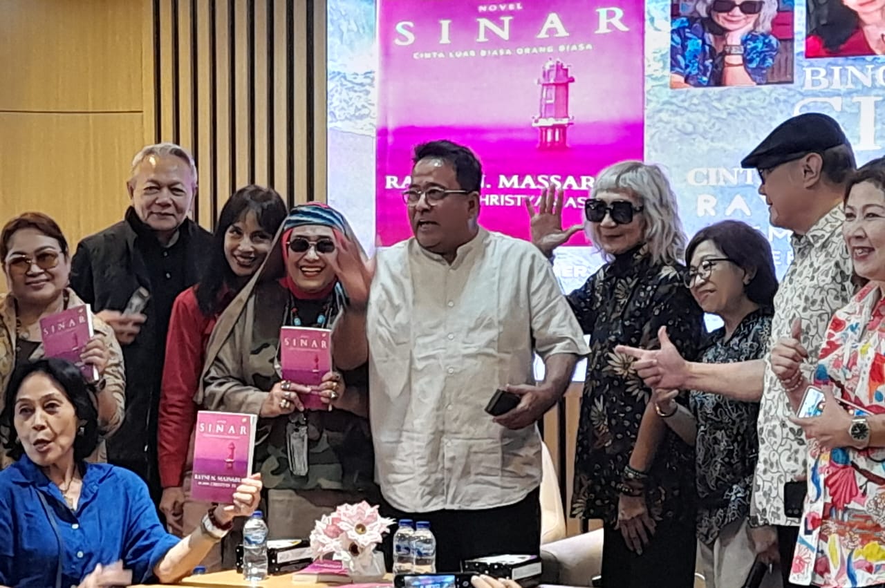 ‘Sinar: Cinta Luar Biasa Orang Biasa’, Sebuah Novel Hasil Kolaborasi Rayni N. Massardi Dan Chirstyan AS