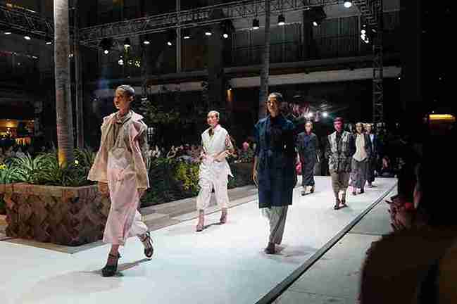 Diikuti 61 Fesyen Desainer, Bali Fashion Trend 2024 Angkat Tema ‘Strive’