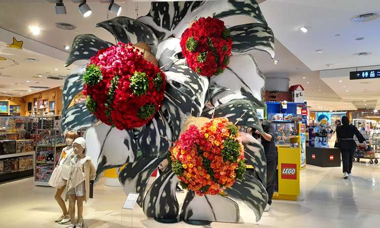 Intip Untaian Bunga-Bunga Cantik di Flower Extravaganza Central Departement Store