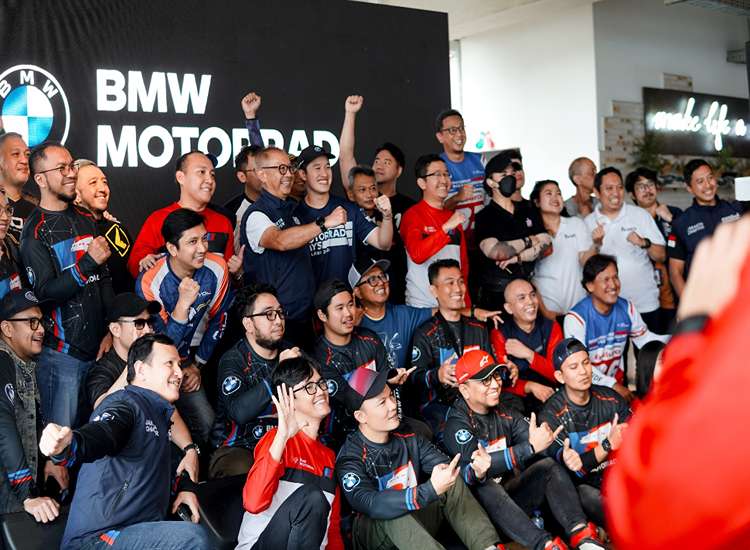 Sunmori BMW Motorrad Jakarta Bagikan Paket Sembako Untuk Pos Operasi Lilin