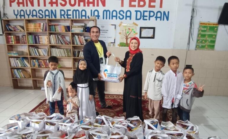 BRI Bersama YBM Briliant Salurkan Bantuan Sembako ke Anak Yatim Piatu & Para Janda