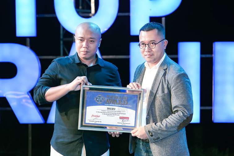 Isuzu Raih Penghargaan TOP Brand dan WOW Brand Di Awal Tahun 2025